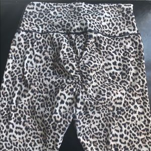 Braziliara Leopard Scrunch booty Leggings